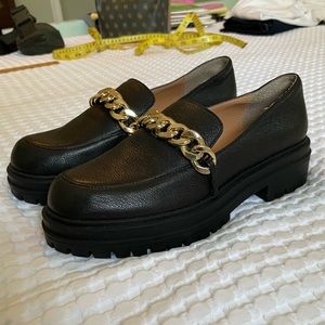 Jessica Simpson Leather Platform Loafers with Gold Chain Size 7